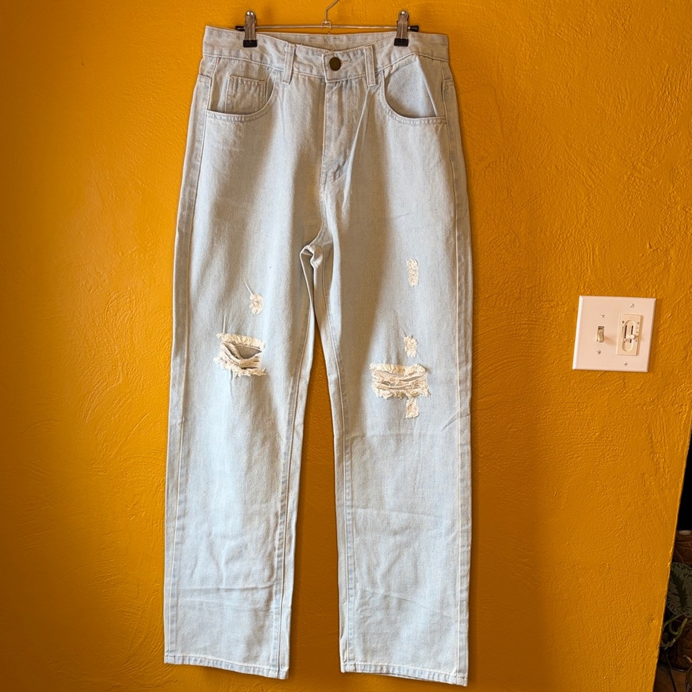 Forever 21 NWOT Light Blue Distressed Wide Leg Women’s Jeans Size M 8/10